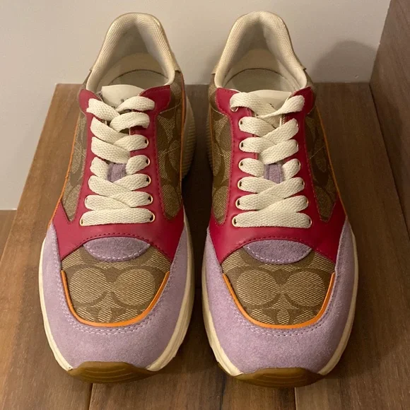 Coach runner - Picture 1 of 7